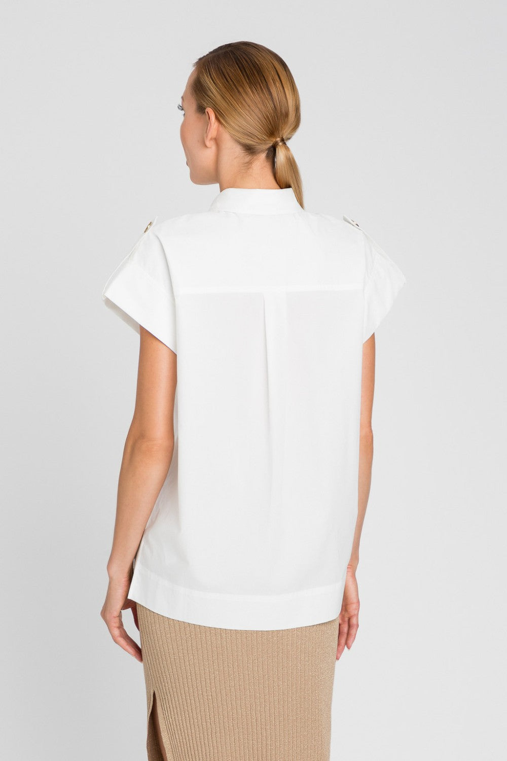 Shirt with branded buttons