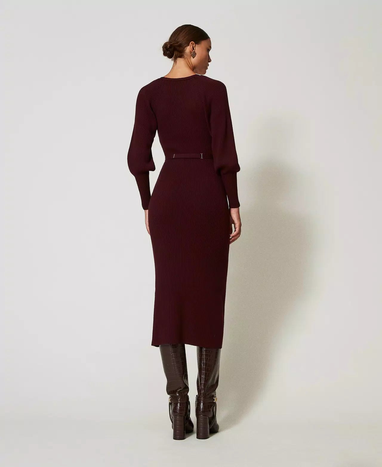 Vestido largo burdeos con cinturón