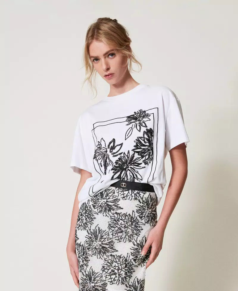 T-shirt with sequin embroidery