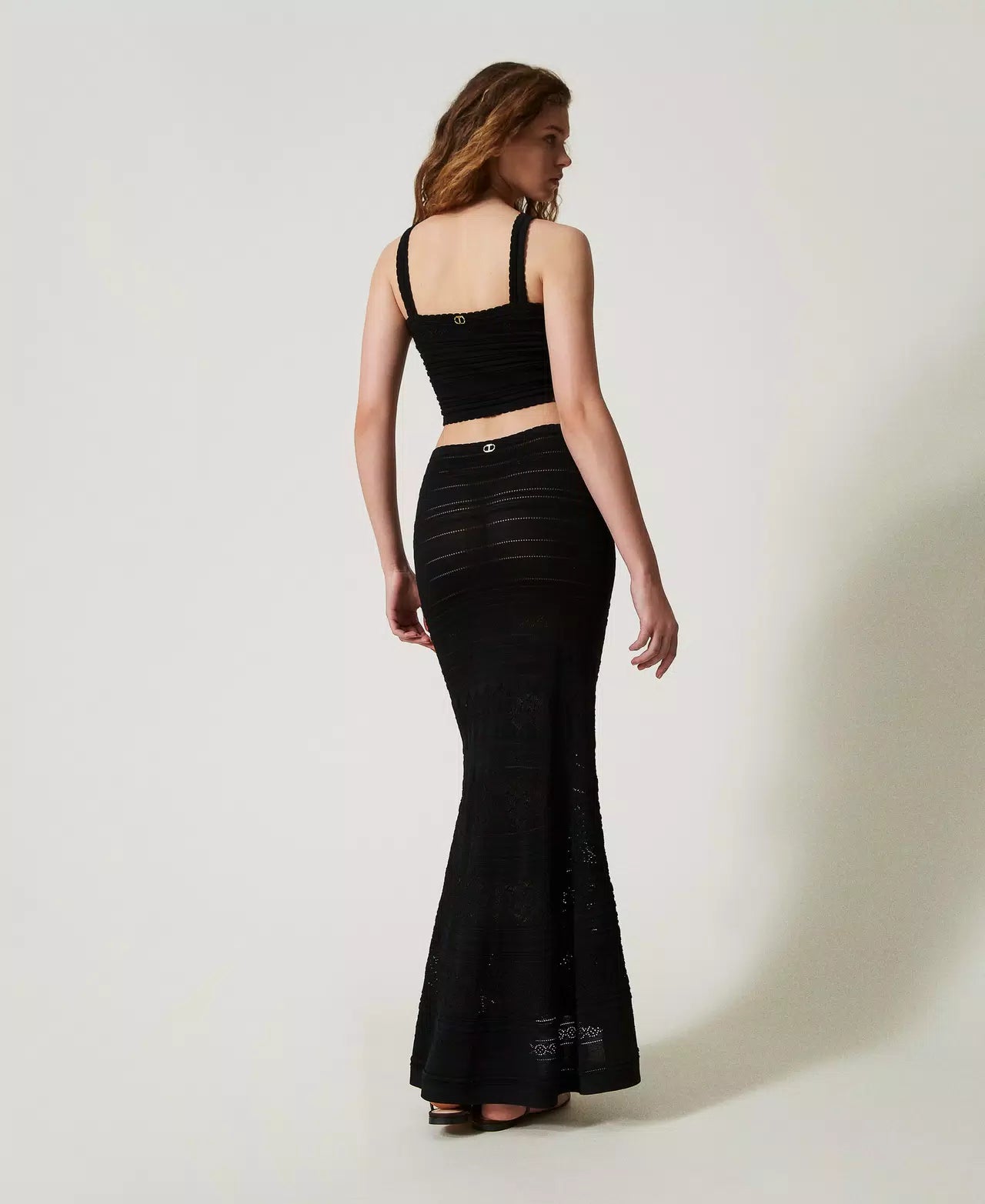 Long punched knit skirt