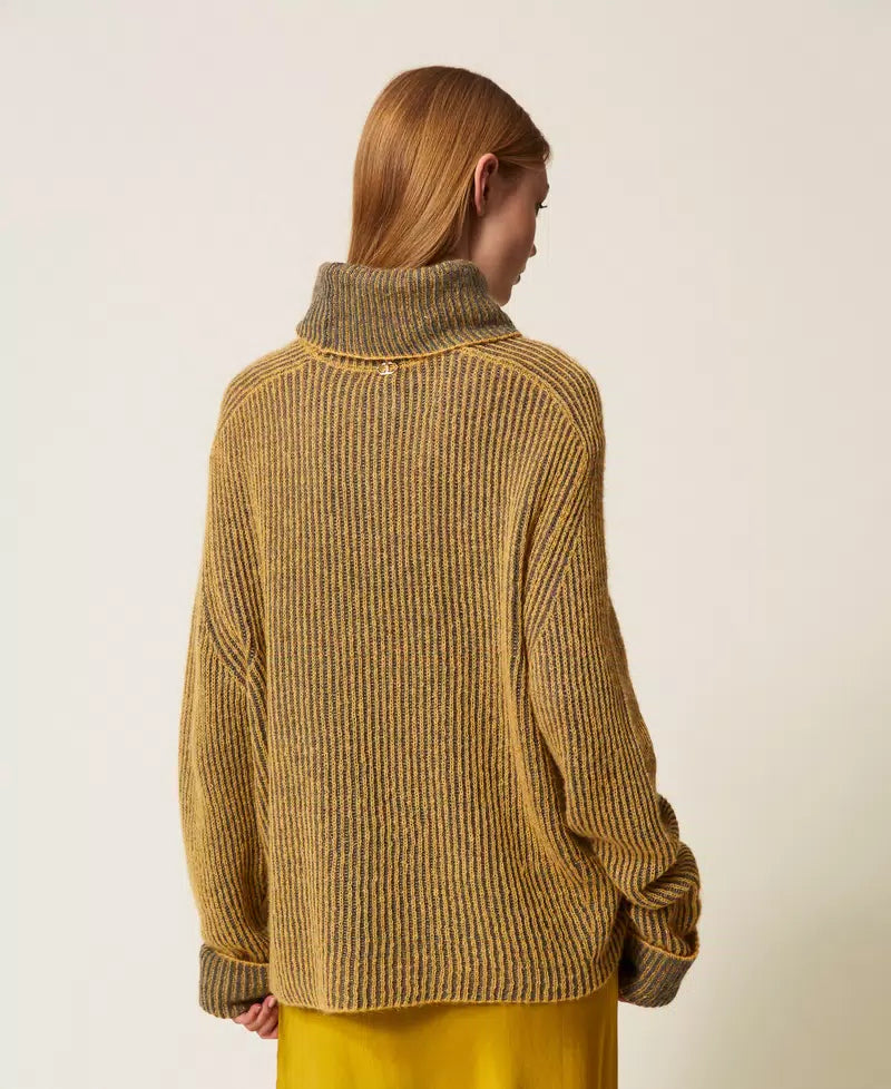 Wool blend vanisé turtle neck jumper