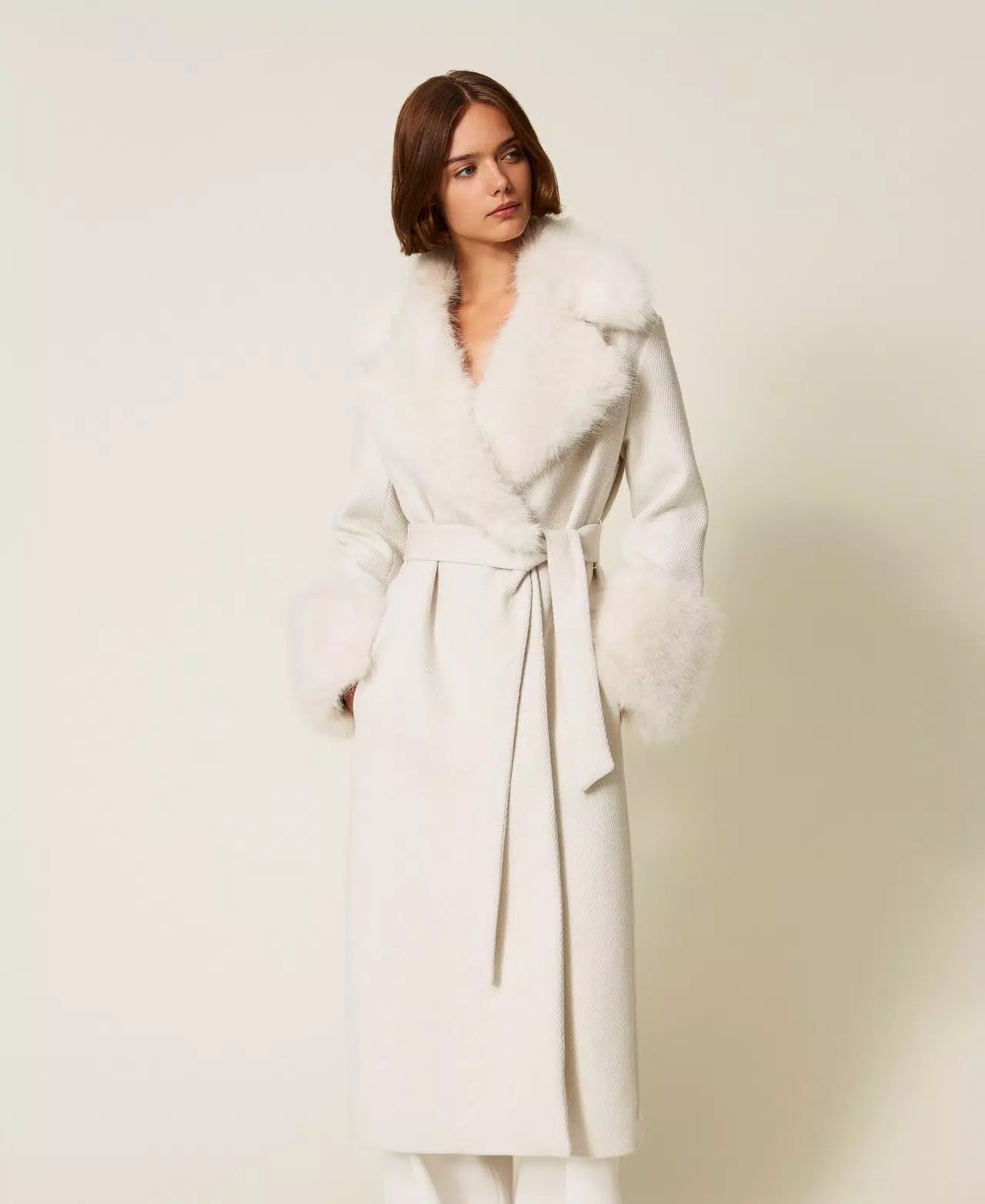 Long wool cloth coat with faux fur