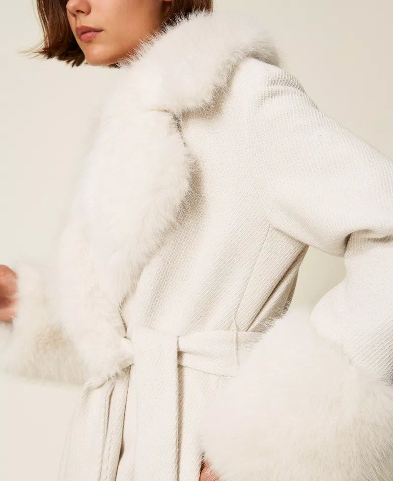 Long wool cloth coat with faux fur