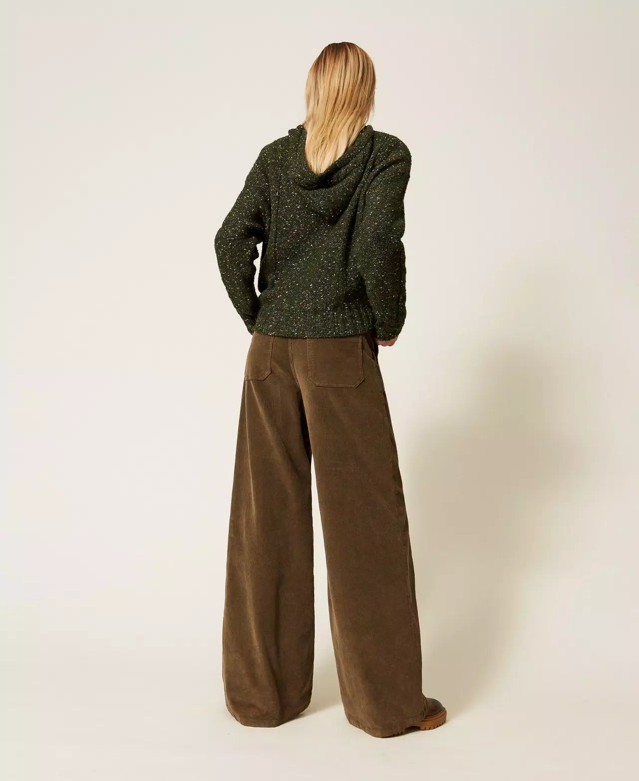 Wide corduroy trousers green