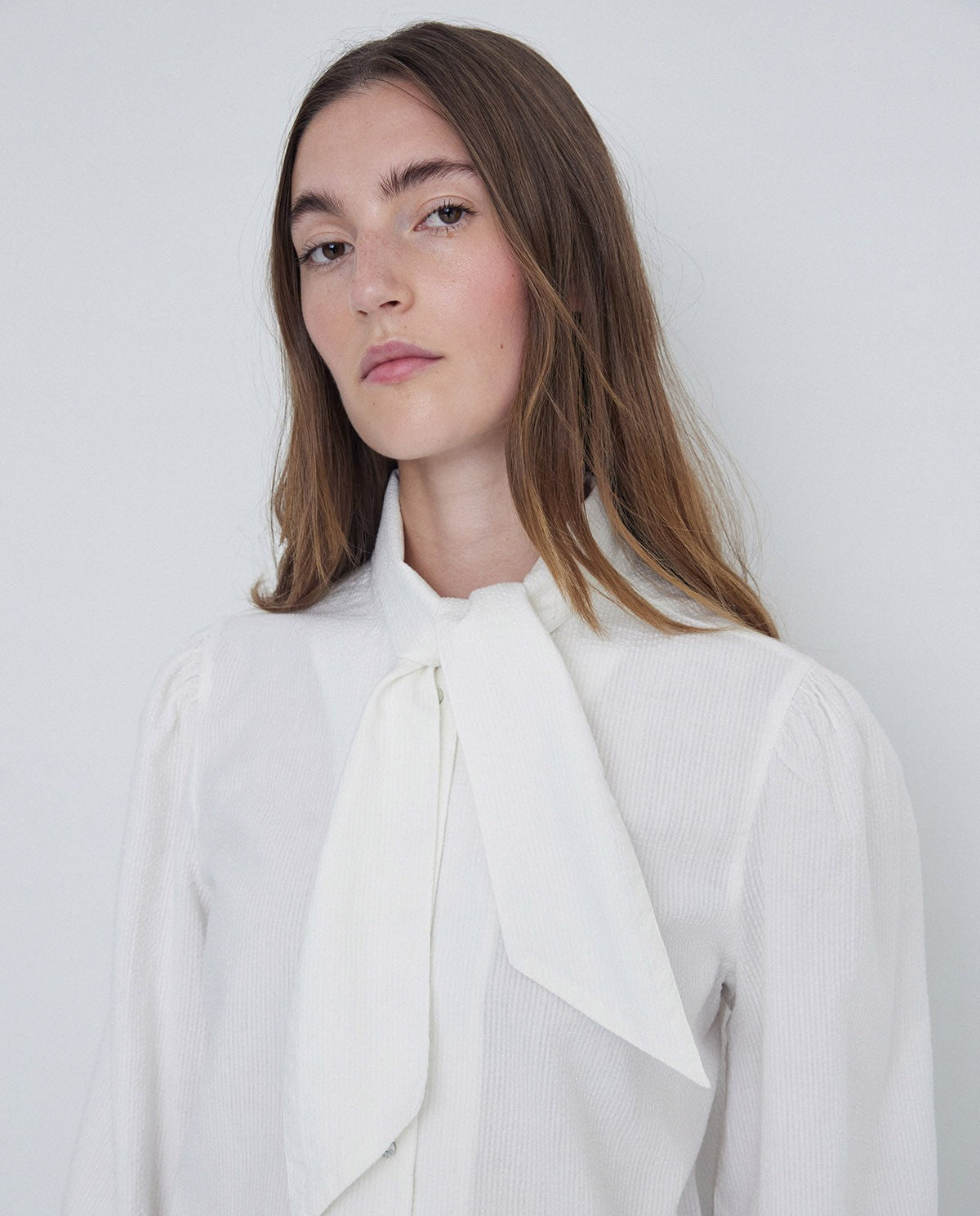 Blusa de lazo blanca