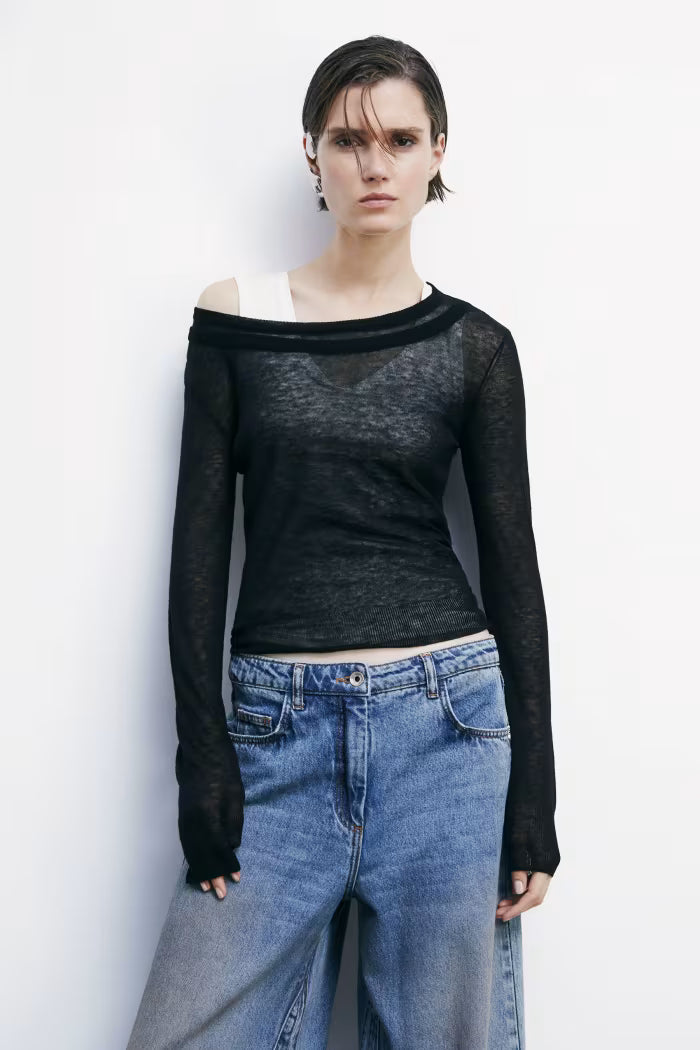 Ultra-fine wool sweater with boat neckline